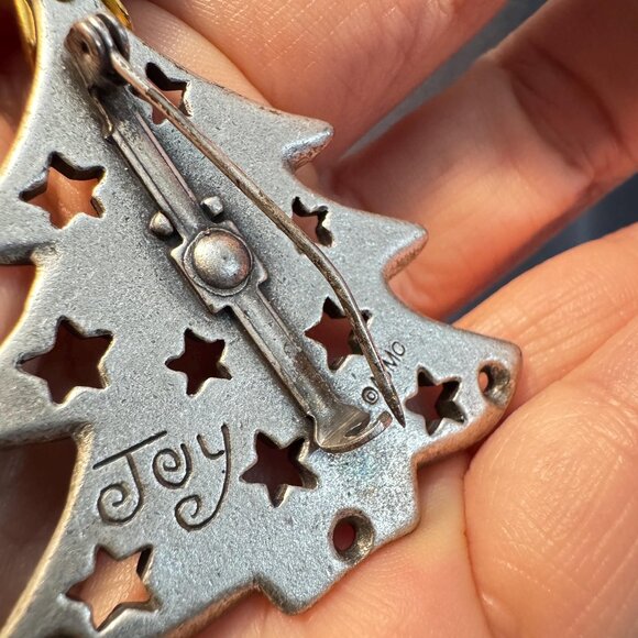 Vintage AJMC Christmas Tree Brooch Joy Cutout Stars Signed Holiday Pin 2 Inch - Picture 6 of 6